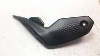 Recambio de moldura para yamaha mt -07 2021- referencia OEM IAM BAT24122  