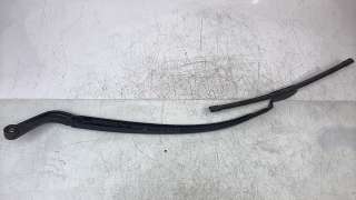Recambio de brazo limpia delantero derecho para jeep cherokee 2014- 2.0 m-jet cat referencia OEM IAM 68197137AA  