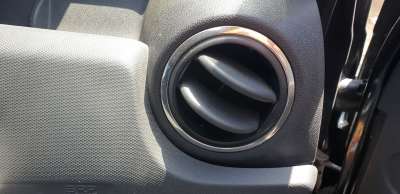 Recambio de aireador derecho para dacia duster 2010-2018 ambiance 4x2 referencia OEM IAM 687606395R  