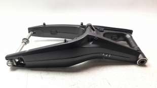 Recambio de puente trasero para honda cb 650r 2018- referencia OEM IAM 52200MKND50  