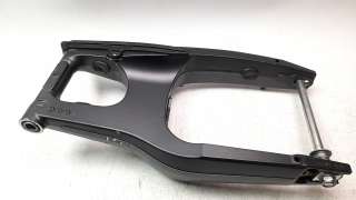 Recambio de puente trasero para honda cb 650r 2018- referencia OEM IAM 52200MKND50  