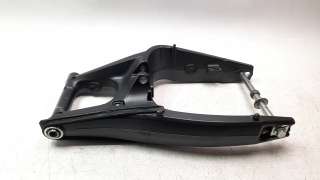 Recambio de puente trasero para honda cb 650r 2018- referencia OEM IAM 52200MKND50  