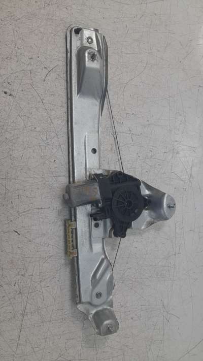 Recambio de elevalunas trasero izquierdo para dacia duster ii 2017- anniversary referencia OEM IAM 827210622R  