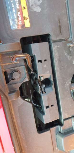 Recambio de cerradura capo para mazda cx-3 2015-2018 100 aniversario referencia OEM IAM DB4B56620C  
