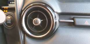 Recambio de aireador central izquierdo para mazda cx-3 2015-2018 100 aniversario referencia OEM IAM D09W6473001  