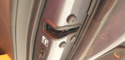 Recambio de cerradura puerta trasera derecha para lexus ux (za10) 2018- 250h referencia OEM IAM 6905076020  