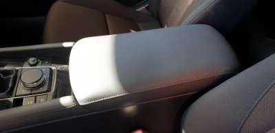 Recambio de apoyabrazos central para mazda 3 sedán (bp) 2019- evolution referencia OEM IAM BDGF64450B02  
