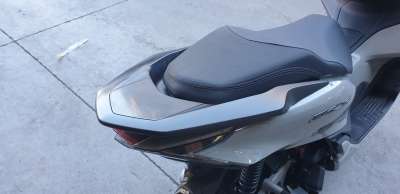 Recambio de agarradera trasera para honda pcx 125 2020- referencia OEM IAM 80110K1ZJ10ZA  