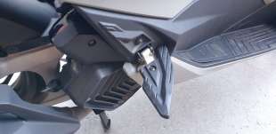 Recambio de estribera derecha para honda pcx 125 2020- referencia OEM IAM 50730K1ZJ10  