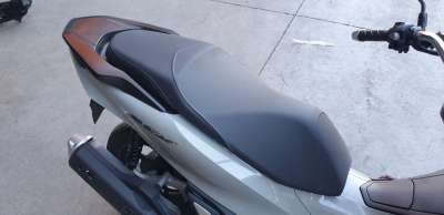 Recambio de asiento delantero para honda pcx 125 2020- referencia OEM IAM 77200K1ZJ10ZC  