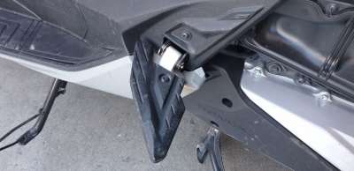 Recambio de estribera izquierda para honda pcx 125 2020- referencia OEM IAM 50741K1ZJ10ZA  