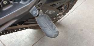 Recambio de estribera izquierda para zontes motorcycles zt125 -u 2022- referencia OEM IAM   