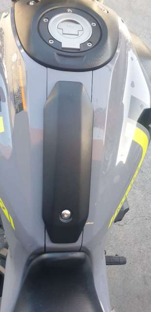 Recambio de moldura para yamaha mt-07 2014- mt-07 referencia OEM IAM 1WS2171X00P0  