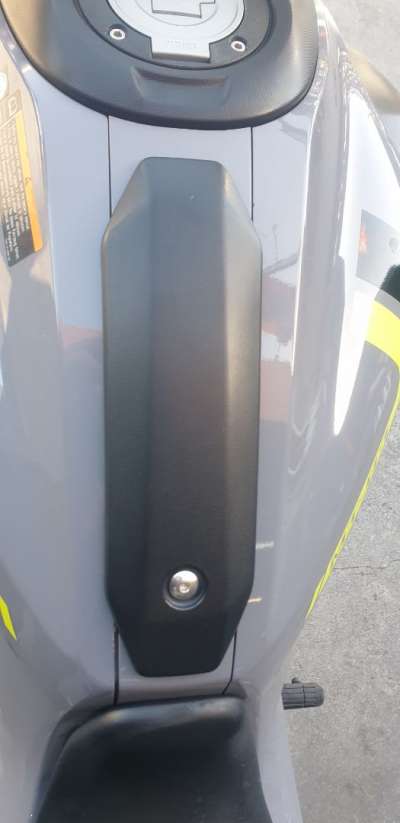 Recambio de moldura para yamaha mt-07 2014- mt-07 referencia OEM IAM   
