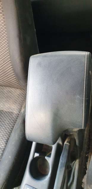Recambio de apoyabrazos central para toyota hilux (gun1) 2016- doble cabina dlx 4x4 referencia OEM IAM 58905KK080C8  
