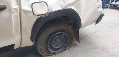 Recambio de paso rueda trasero izquierdo para toyota hilux (gun1) 2016- doble cabina dlx 4x4 referencia OEM IAM PC4030K00B  