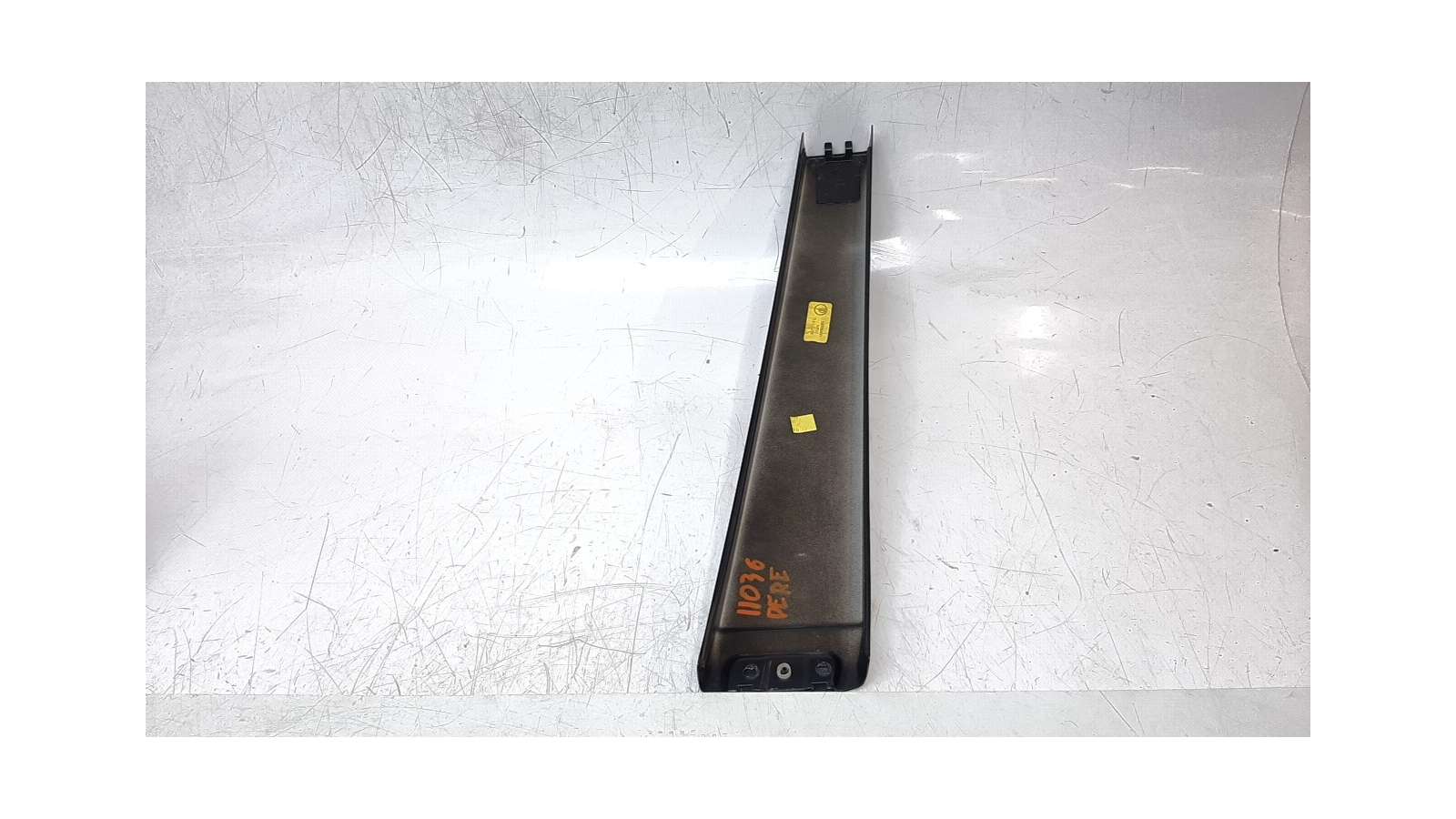 Recambio de moldura para porsche cayenne (typ 9pa) 2002-2007 turbo s referencia OEM IAM 7L5853318   Recambio de moldura para porsche cayenne (typ 9pa) 2002-2007 turbo s referencia OEM IAM 7L5853318