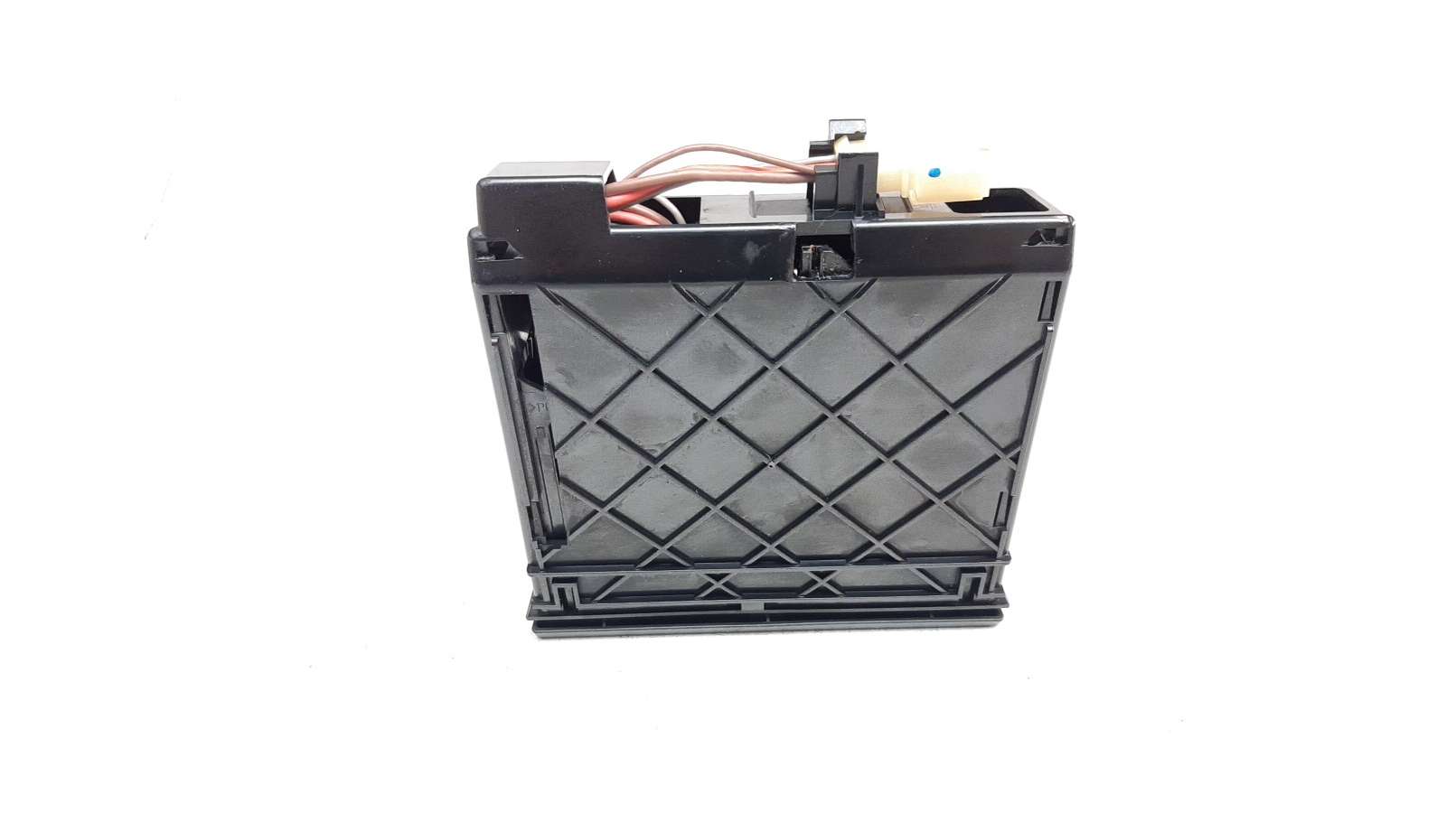 Recambio de cenicero para porsche cayenne (typ 9pa) 2002-2007 turbo s referencia OEM IAM 7L5858329A   Recambio de cenicero para porsche cayenne (typ 9pa) 2002-2007 turbo s referencia OEM IAM 7L5858329A