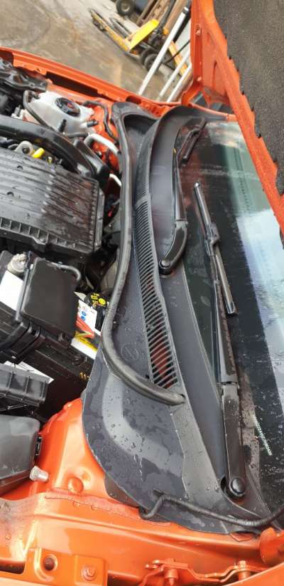 Recambio de torpedo para volkswagen polo 2017- edition referencia OEM IAM 2G1819404G  