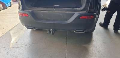 Recambio de paragolpes trasero para jeep cherokee 2014- limited 4wd referencia OEM IAM 68232307AD  