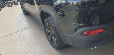 Recambio de aletin trasero izquierdo para jeep cherokee 2014- limited 4wd referencia OEM IAM 1YW25RXFAB  