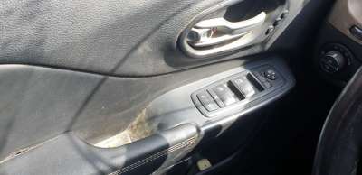 Recambio de mando elevalunas delantero izquierdo para jeep cherokee 2014- limited 4wd referencia OEM IAM 68231805AA  