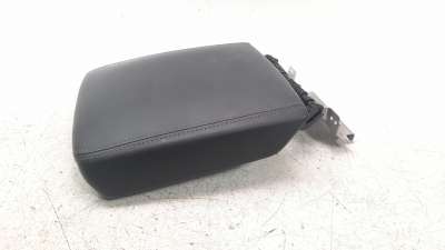 Recambio de apoyabrazos central para ssangyong rexton 2021- limited 4x4 referencia OEM IAM 7795036002  