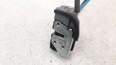 Recambio de cerradura puerta trasera derecha para ssangyong rexton 2021- limited 4x4 referencia OEM IAM 7132036000  