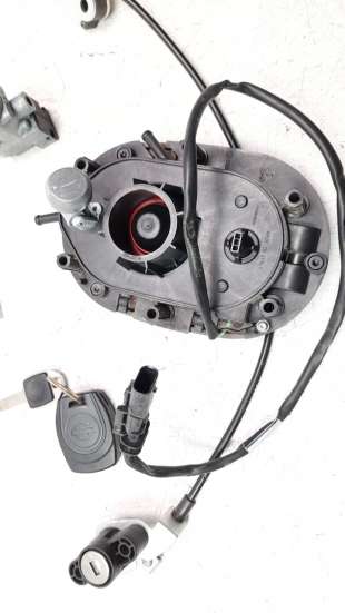 Recambio de conmutador de arranque para harley-davidson sportster s 2022- sportster s referencia OEM IAM 61000630   2