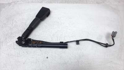 Recambio de enganche cinturon delantero derecho para toyota corolla (e21) 2019- referencia OEM IAM 721356404  