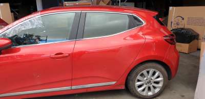 Recambio de puerta trasera izquierda para renault clio v 2019- business edition referencia OEM IAM 821017920R  