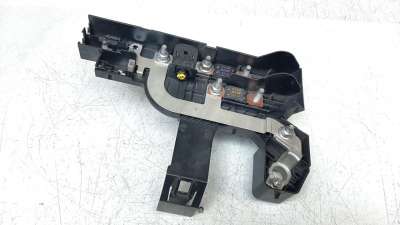 Recambio de caja reles / fusibles para volvo v60 familiar 2018- 2.0 diesel cat referencia OEM IAM 32200086  