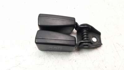 Recambio de enganche cinturon trasero central para volkswagen scirocco (138) 2014-2017 2.0 tsi referencia OEM IAM 8J8857739H  