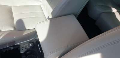 Recambio de apoyabrazos central para land rover discovery sport 2014- hse referencia OEM IAM LR102232  