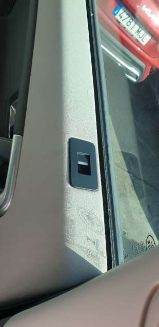 Recambio de mando elevalunas trasero izquierdo para land rover discovery sport 2014- hse referencia OEM IAM LR059773  