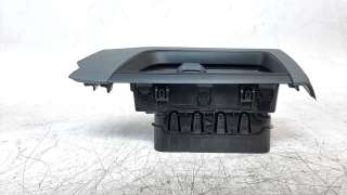 Recambio de aireador izquierdo para renault express 2021- advance referencia OEM IAM 687606774R  