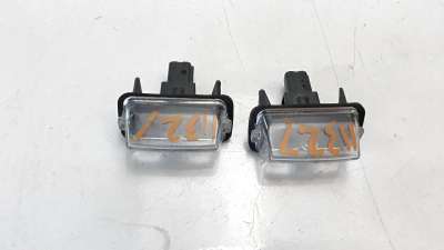 Recambio de piloto matricula para toyota yaris 2017- 1.5 16v cat referencia OEM IAM 812700D120  