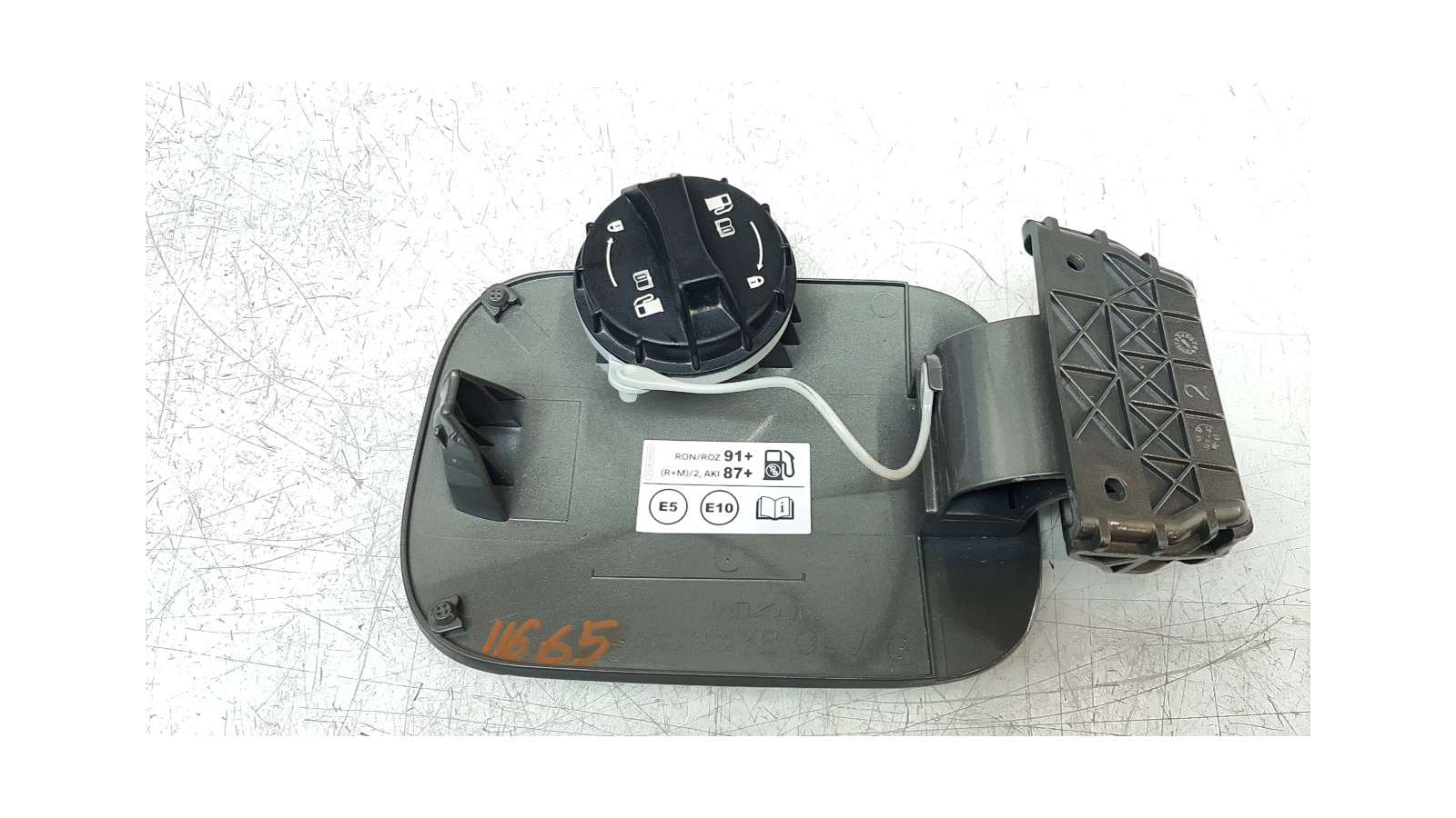 Recambio de tapa exterior combustible para kia stonic (ybcuv) 2017- 1.0 tgdi cat referencia OEM IAM 69510H8400   Recambio de tapa exterior combustible para kia stonic (ybcuv) 2017- 1.0 tgdi cat referencia OEM IAM 69510H8400
