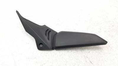 Recambio de moldura para honda cb 650r 2018- referencia OEM IAM 83600MKYD50  