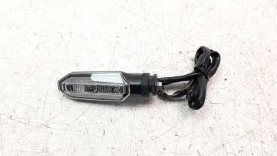 Recambio de piloto trasero derecho para honda cb 650r 2018- referencia OEM IAM 33600MKYD51  
