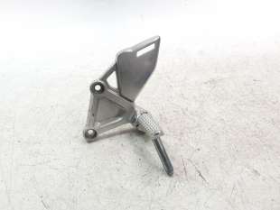 Recambio de estribera izquierda para honda cb 650r 2018- referencia OEM IAM 50700MKND5  