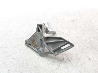 Recambio de estribera izquierda para honda cb 650r 2018- referencia OEM IAM 50700MKND5  