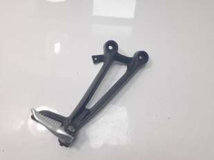 Recambio de estribera derecha para yamaha mt -07 2021- referencia OEM IAM B7N2744100  