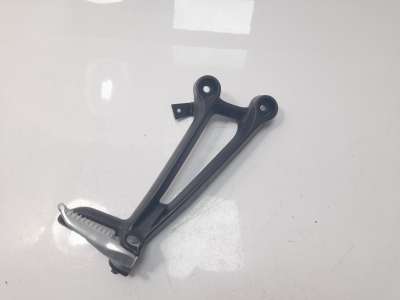 Recambio de estribera derecha para yamaha mt -07 2021- referencia OEM IAM B7N2744100  