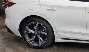 Recambio de paso rueda trasero izquierdo para skoda enyaq iv coupé (5ac) 2022- 80 sportline referencia OEM IAM 5LA810969  