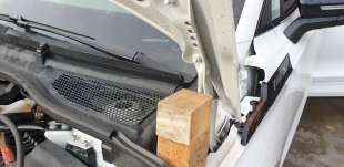 Recambio de bisagra capo izquierda para skoda enyaq iv coupé (5ac) 2022- 80 sportline referencia OEM IAM 5LA823301  