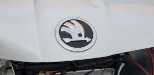 Recambio de emblema para skoda enyaq iv coupé (5ac) 2022- 80 sportline referencia OEM IAM 5LA853621  