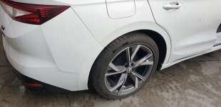 Recambio de paso rueda trasero derecho para skoda enyaq iv coupé (5ac) 2022- 80 sportline referencia OEM IAM 5LA810970  