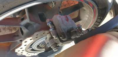Recambio de pinza de freno trasera derecha para honda cbr 500r 2016- cbr 500 r referencia OEM IAM 43150MJWJ11  