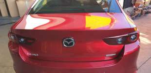Recambio de tapa maletero para mazda 3 sedán (bp) 2019- evolution referencia OEM IAM BCY05261XB  